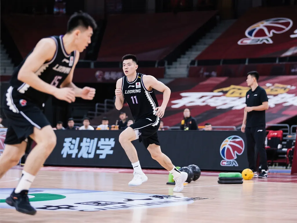 山西队健身训练视频曝光：全力备战进行中